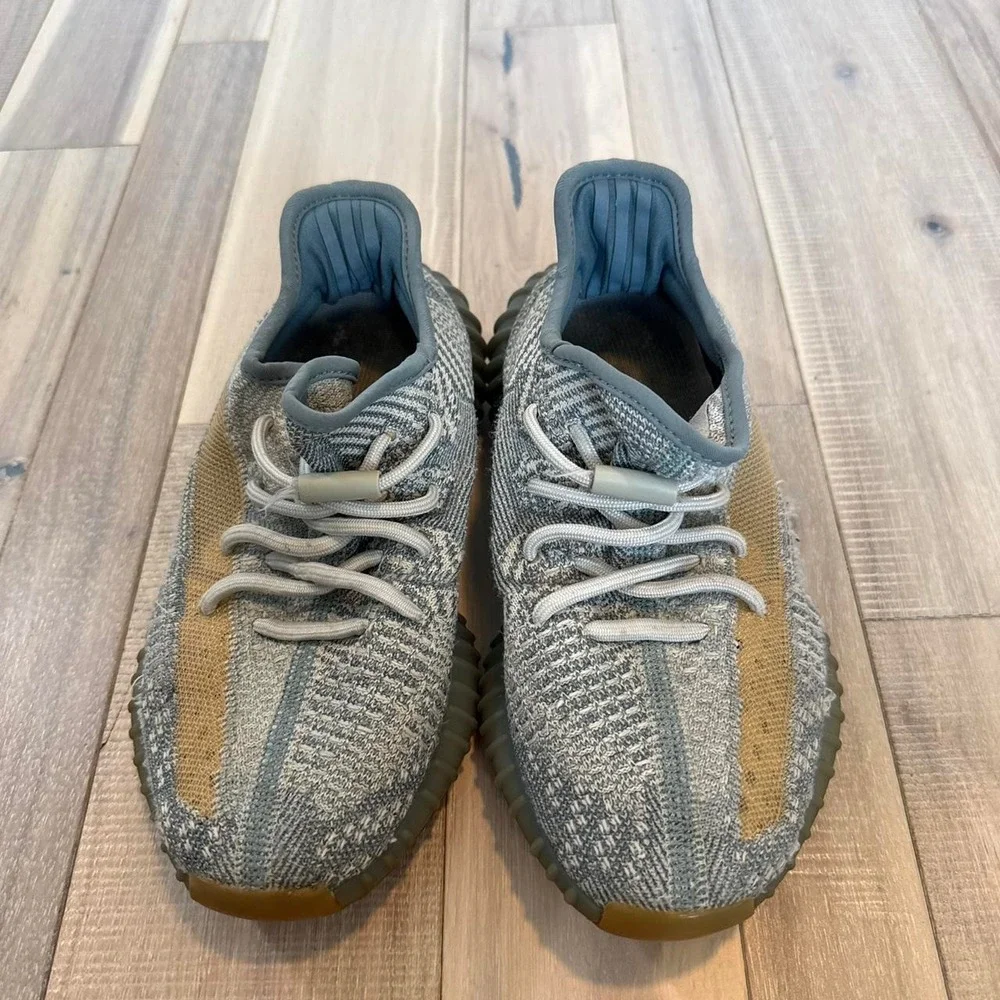 Adidas Yeezy Boost 350 V2 grey trainers. Size US 5